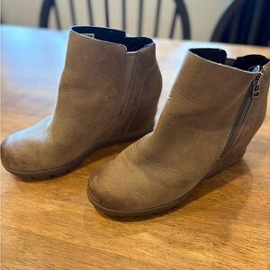 Sorel Tan Ankle Booties